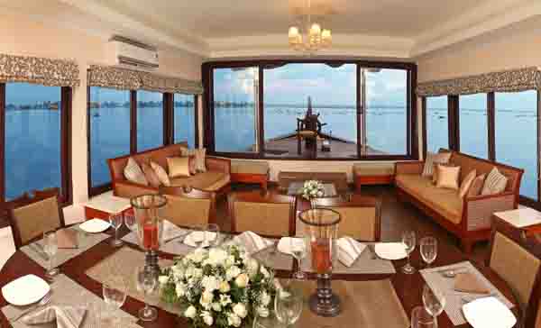 kerala tourist destination alleppey houseboat