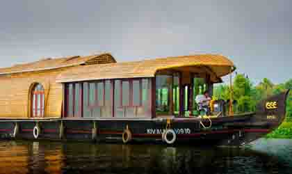 alleppey houseboat