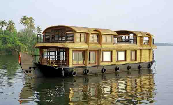 kerala tourist destination alleppey houseboat