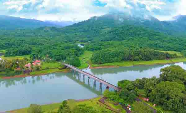 kerala tourist destination thattekad